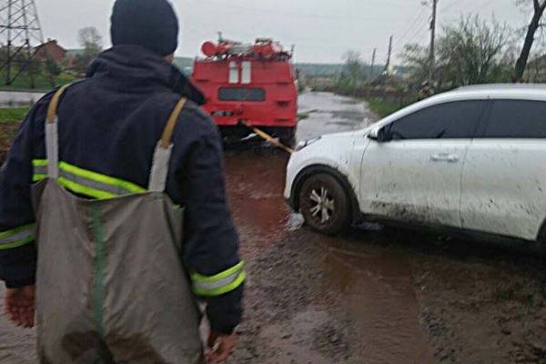 Непогода на Тернопольщине: затоплены 34 домохозяйства, дороги превратились в реки
