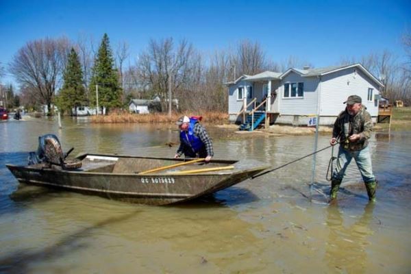 В Монреале объявили чрезвычайное положение из-за наводнения